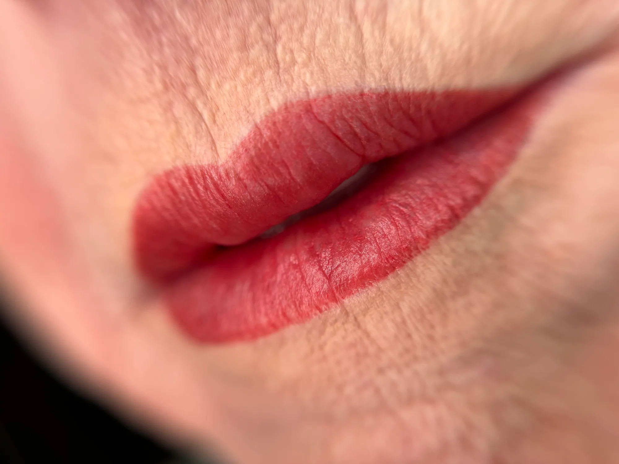 Lip blush adding definition to the lip border